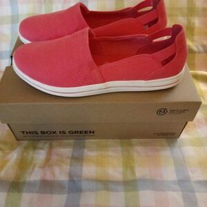 Clarks Women's Coral Slip-On Flats